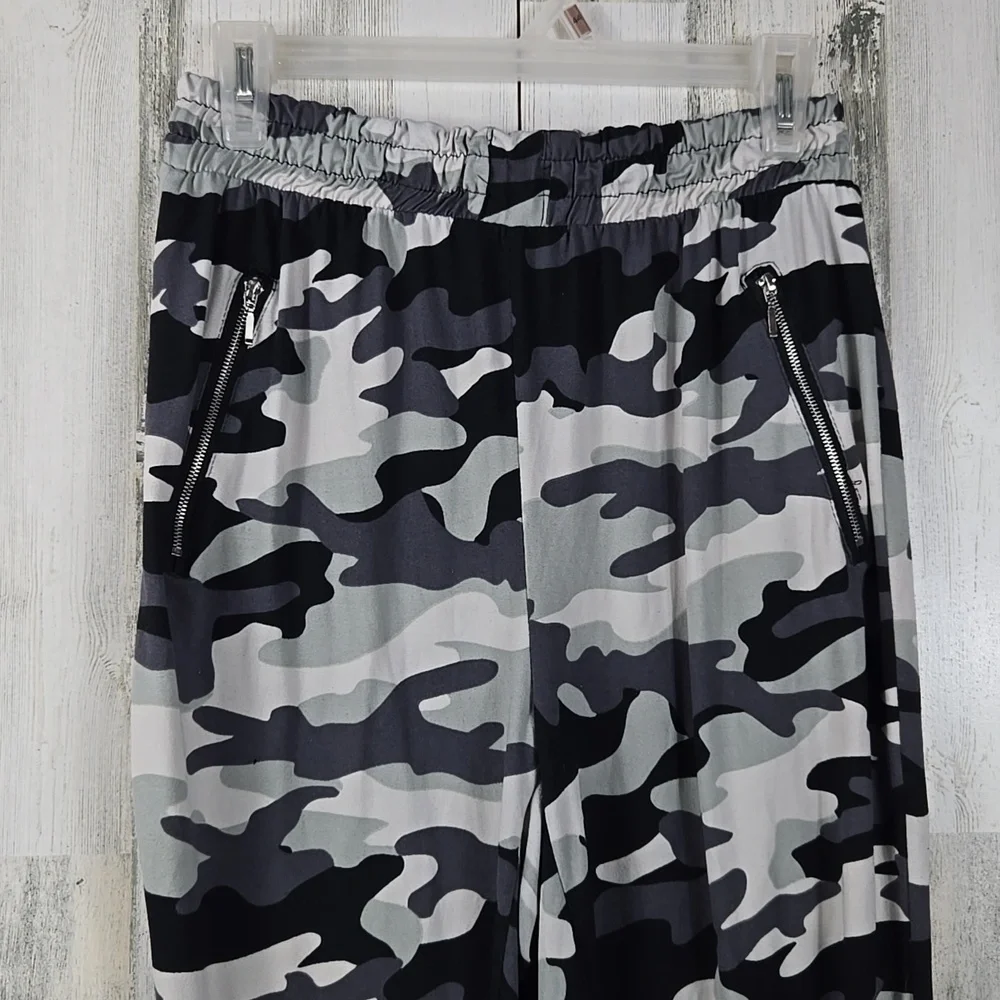 eye candy gray camo leggings with zipper pockets women's plus size 1X